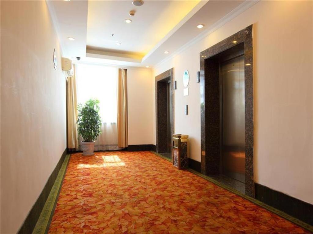 Vx Hotel Shanghai Yixian Road Dabaishu Exterior photo
